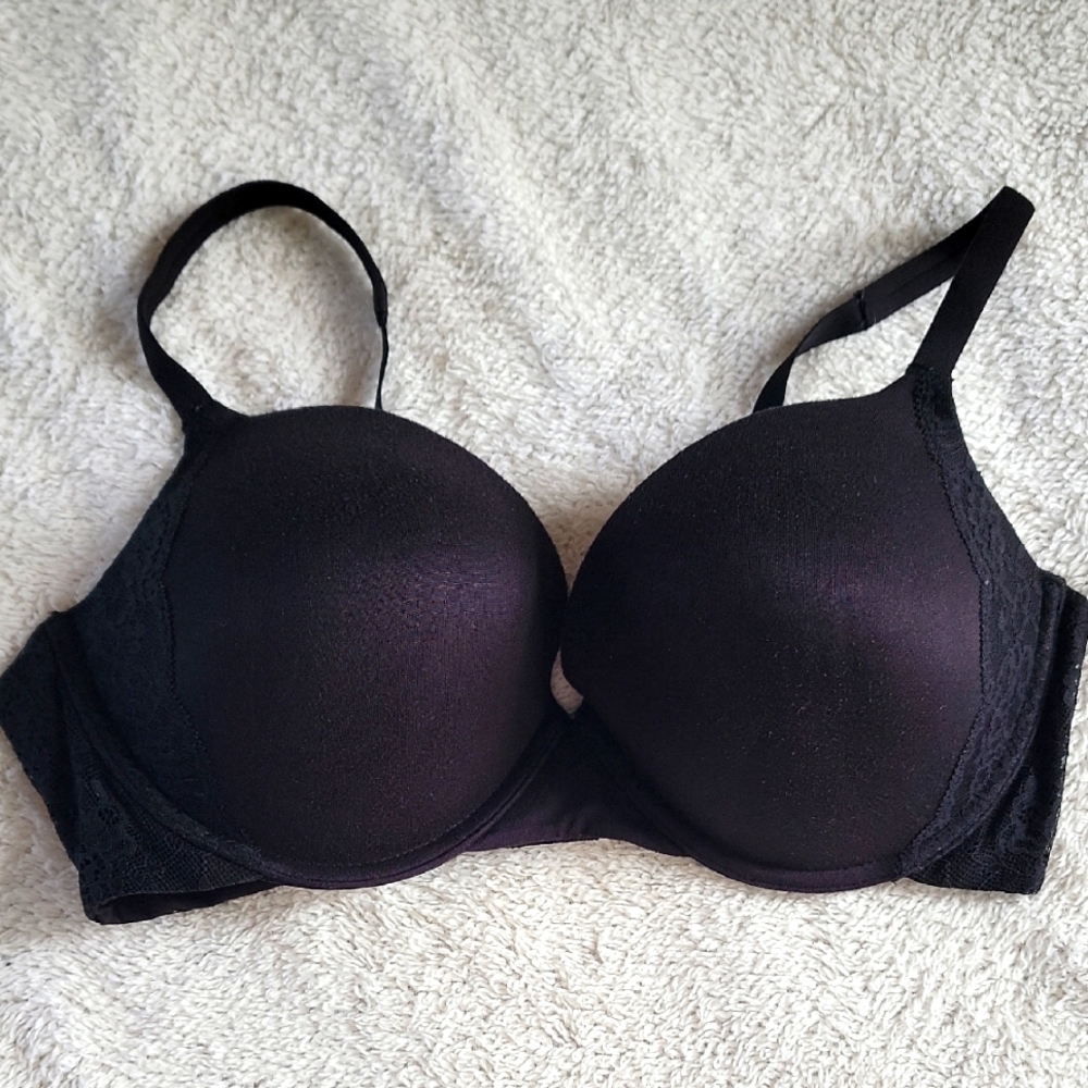 Secret Treasures Black Lace Women's T-Shirt Bra Size 40 C